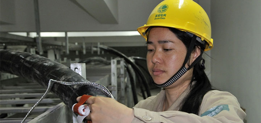 一個女工的責任擔當——記全國勞模、江蘇省丹陽市供電公司線路二班副班長方美芳